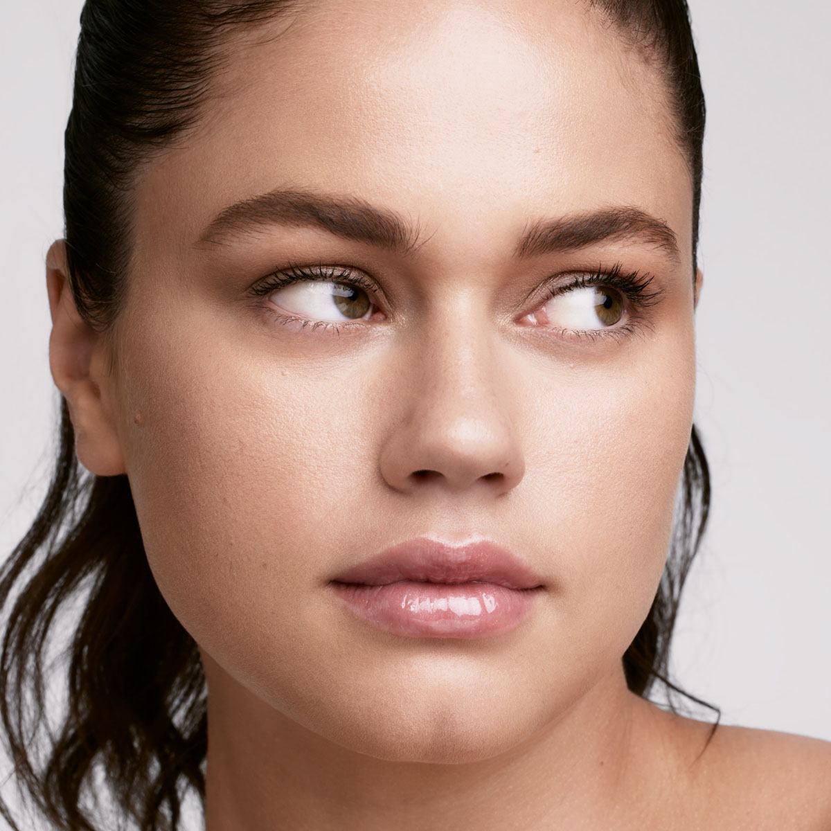 SOFT'LIT NATURALLY LUMINOUS LONGWEAR FOUNDATION (BASE DE MAQUILLAJE PARA ROSTRO)